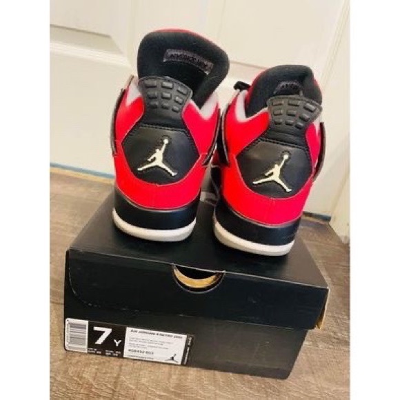 Jordan 4 Toro Bravo (GS) 7Y - Picture 2 of 3